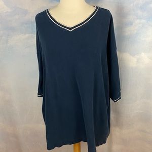 St. John’s Bay V-Neck Shirt 2XL